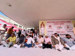 સરદાર સન્માન સંકલ્પ આંદોલન સમિતિ દ્વારા કરમસદ ખાતે ધરણા પ્રદર્શન કરવામાં આવ્યું.