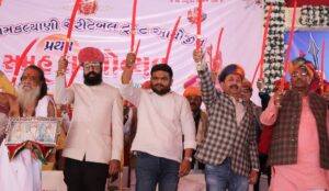 દેત્રોજ તાલુકાના દેકાવાડા ગામના પાદરે શ્રી ક્ષેમકલ્યાણી ચેરીટેબલ ટ્રસ્ટ અને ૧૬ ગામ સોલંકી રાજપૂત સમાજ દ્વારા આયોજીત પ્રથમ સમૂહ લગ્નોત્સવમાં ધારાસભ્યશ્રી હાર્દિક પટેલે હાજરી આપી
