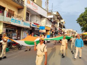 માંડવી ખાતે ભારતીય સેનાના સન્માનમાં ભવ્ય તિરંગા યાત્રા યોજાઈ*